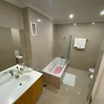 Spacious Ground-floor With Private & Heated Pool São Martinho do Porto