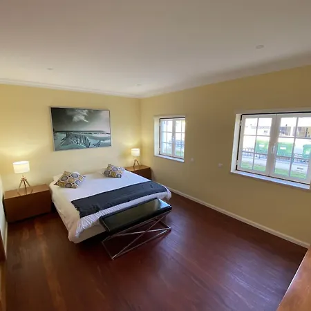 Villa Spacious Ground-floor With Private & Heated Pool São Martinho do Porto