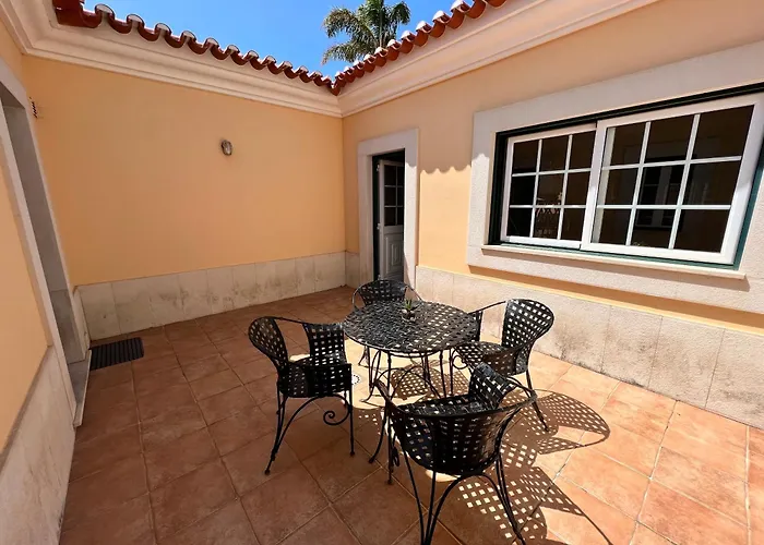 Spacious Ground-floor With Private & Heated Pool São Martinho do Porto