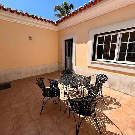 Spacious Ground-floor With Private & Heated Pool São Martinho do Porto